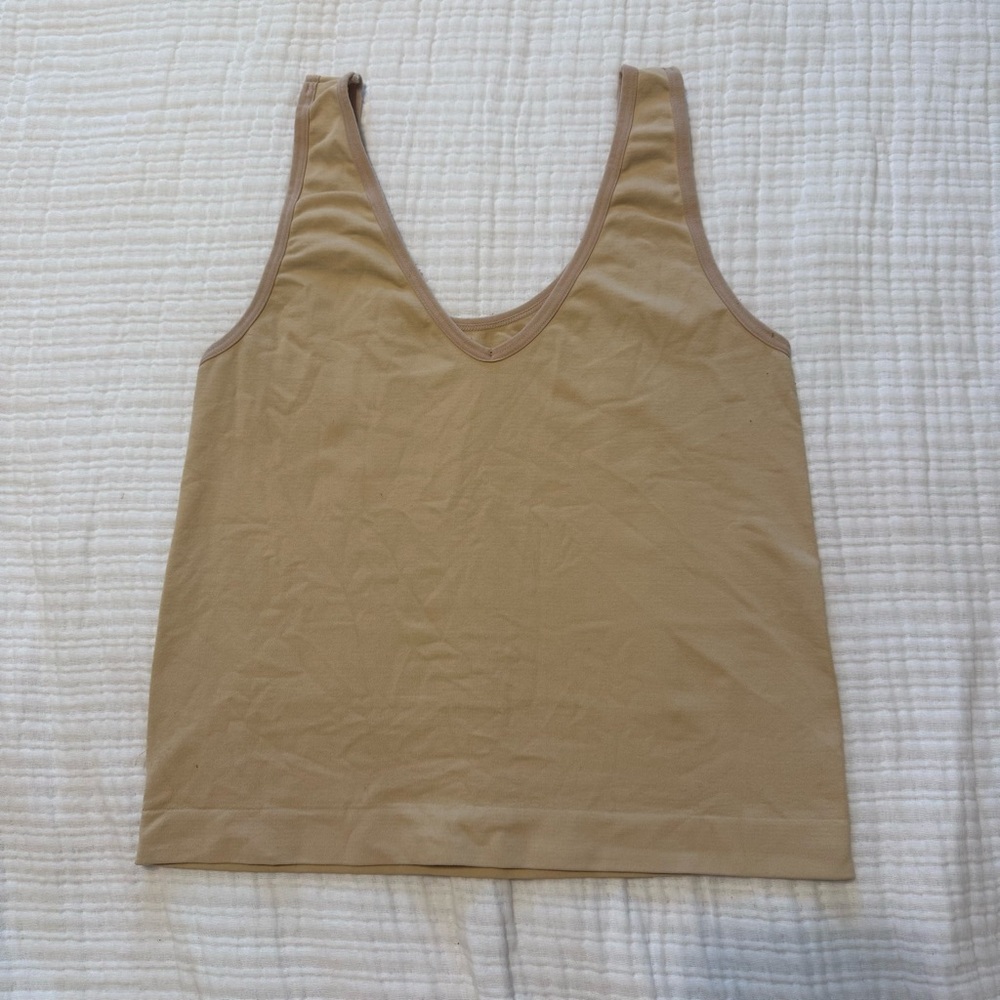Yelete | Women’s Reversible “Cropped” Seamless Tank in Nude One Size